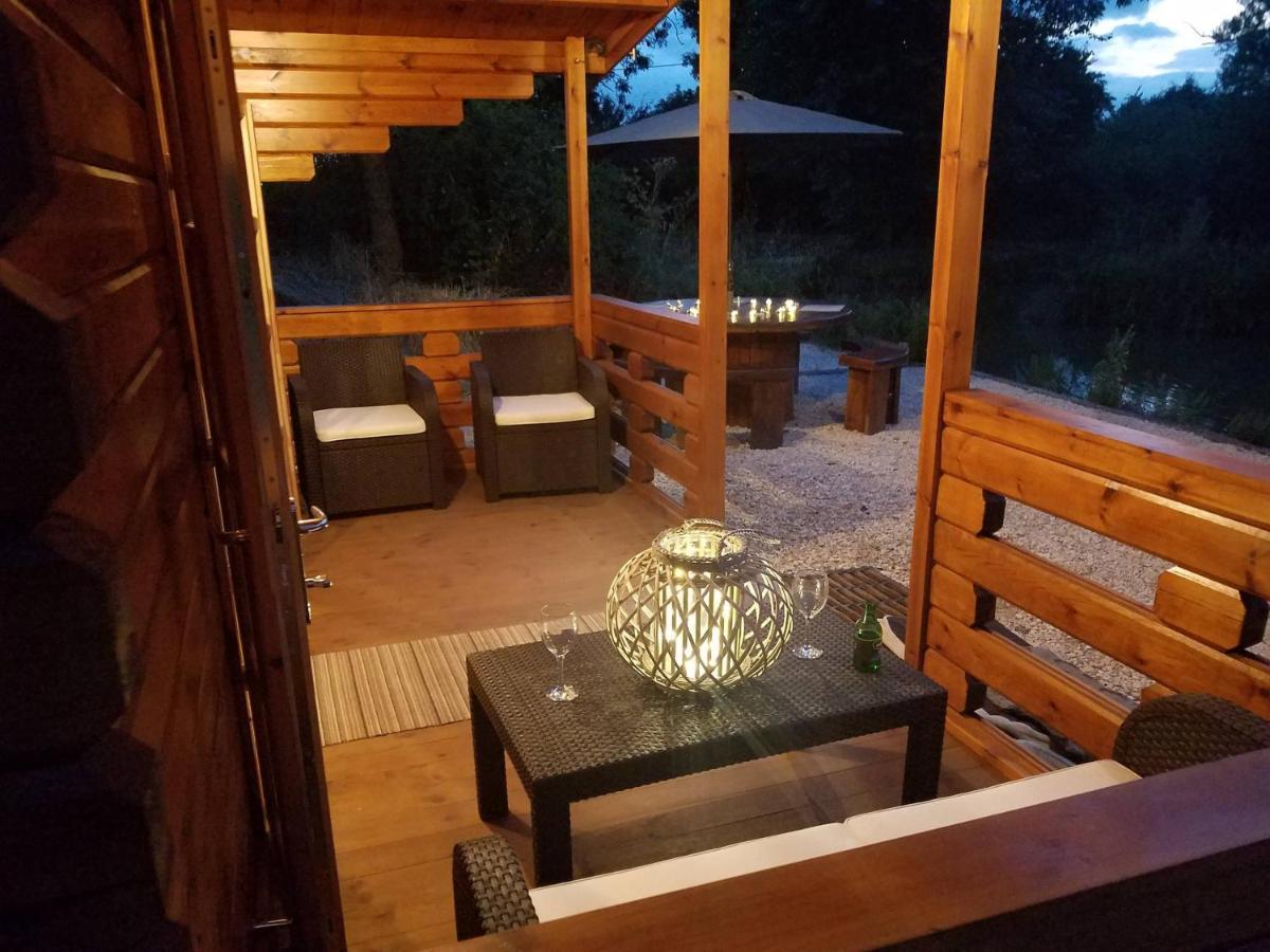 West Pool Cabin Lincoln Eksteriør bilde